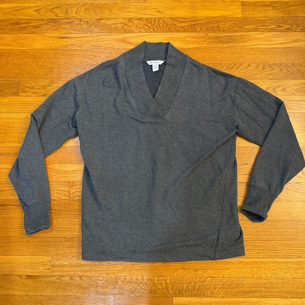 Athleta Clarity V-Neck Sweatshirt in Black Heather - Size Medium
